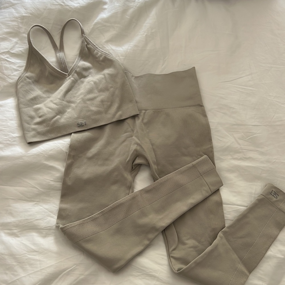 SET ACTIVE 2 piece workout set